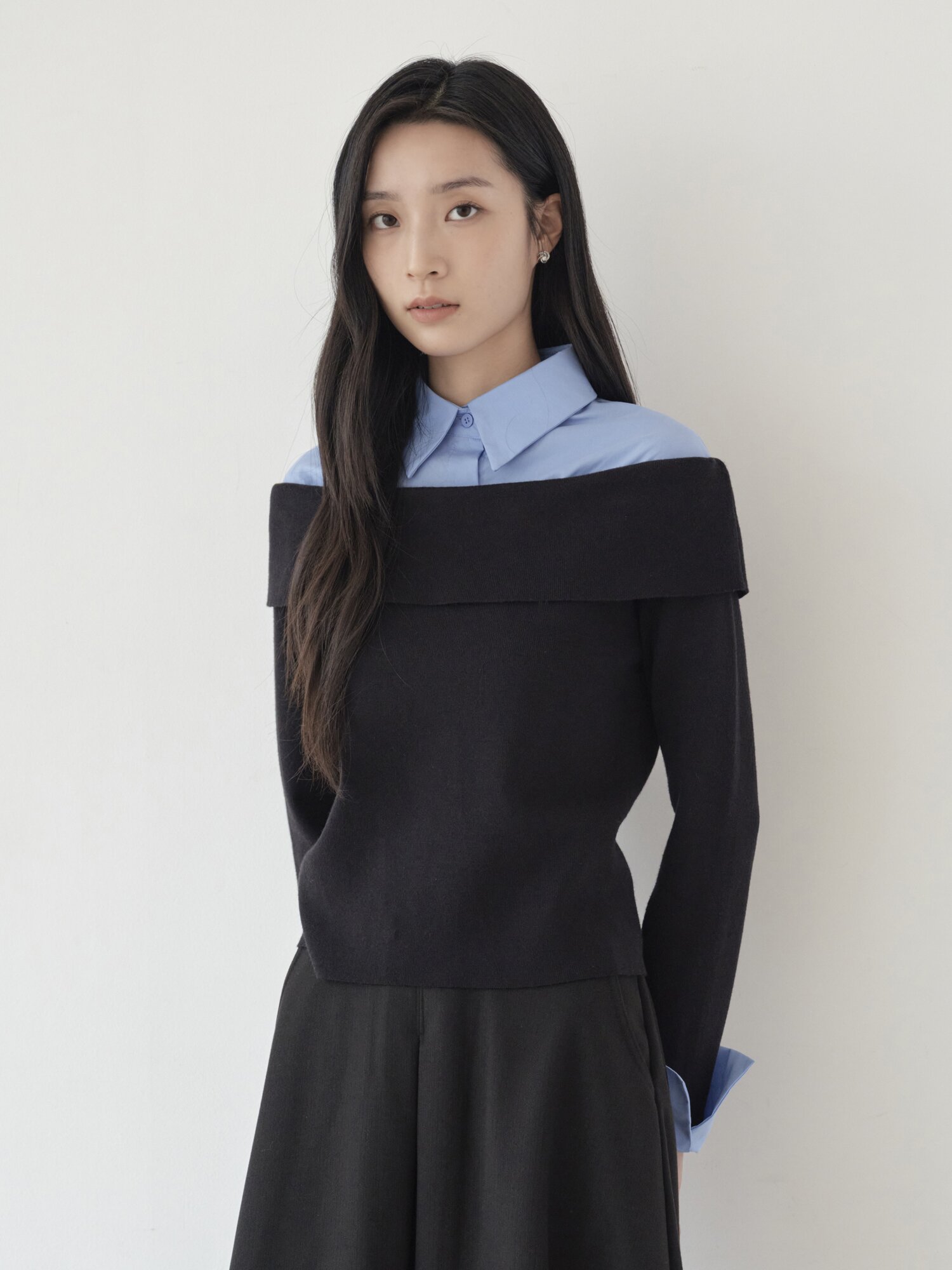 배색 레이어 칼라 셔츠 블라우스 (BLACK)