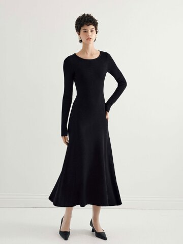 YY_Black slim-fit dress