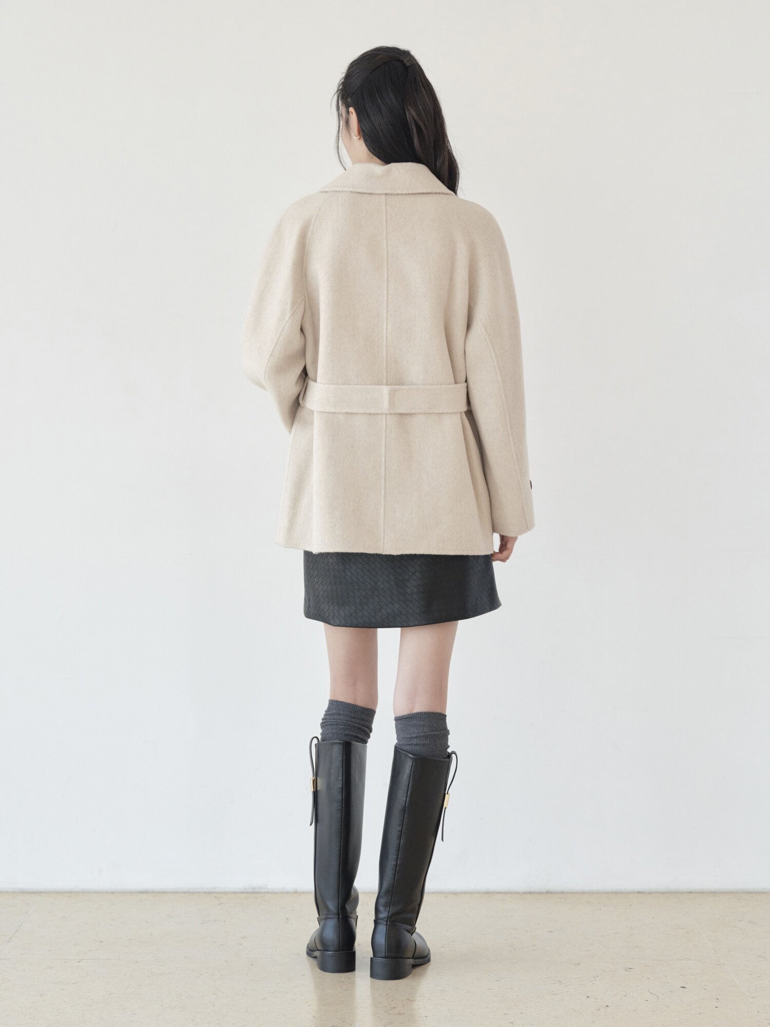 울 캐시미어 블렌드 핸드메이드 벨티드 하프 코트 (LIGHT BEIGE)