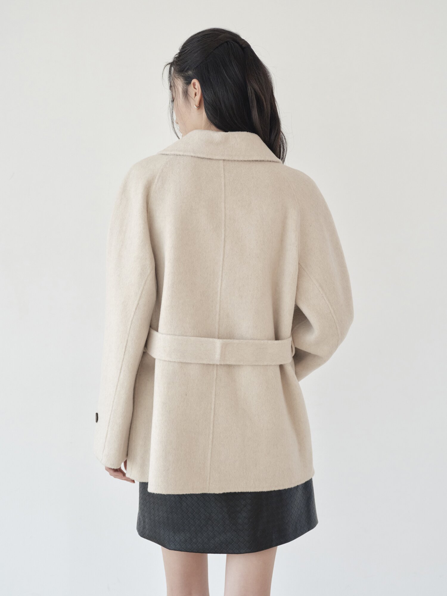 울 캐시미어 블렌드 핸드메이드 벨티드 하프 코트 (LIGHT BEIGE)