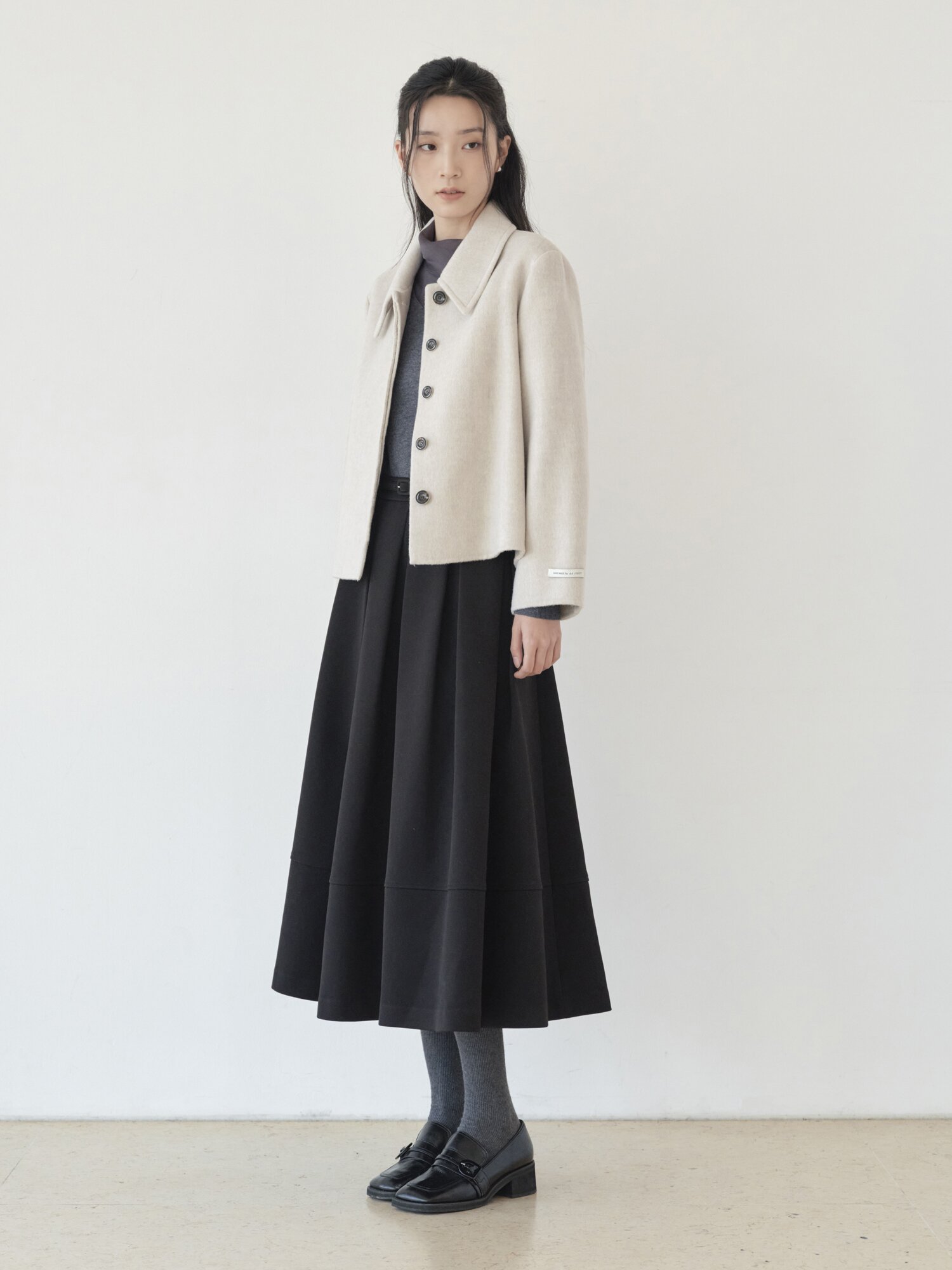벨티드 턱 플리츠 플레어 롱 스커트 (BLACK)