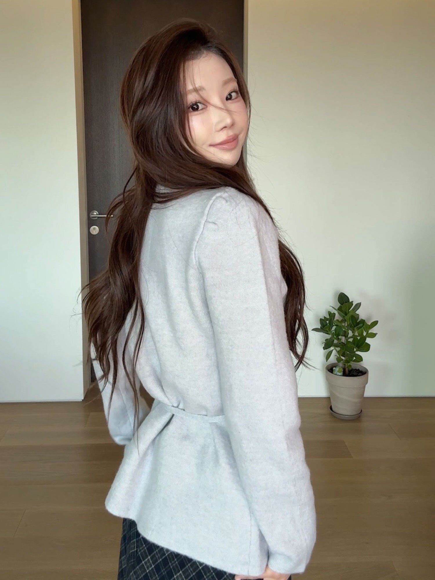 라운드넥 버튼 벨티드 가디건 (LIGHT PURPLE)